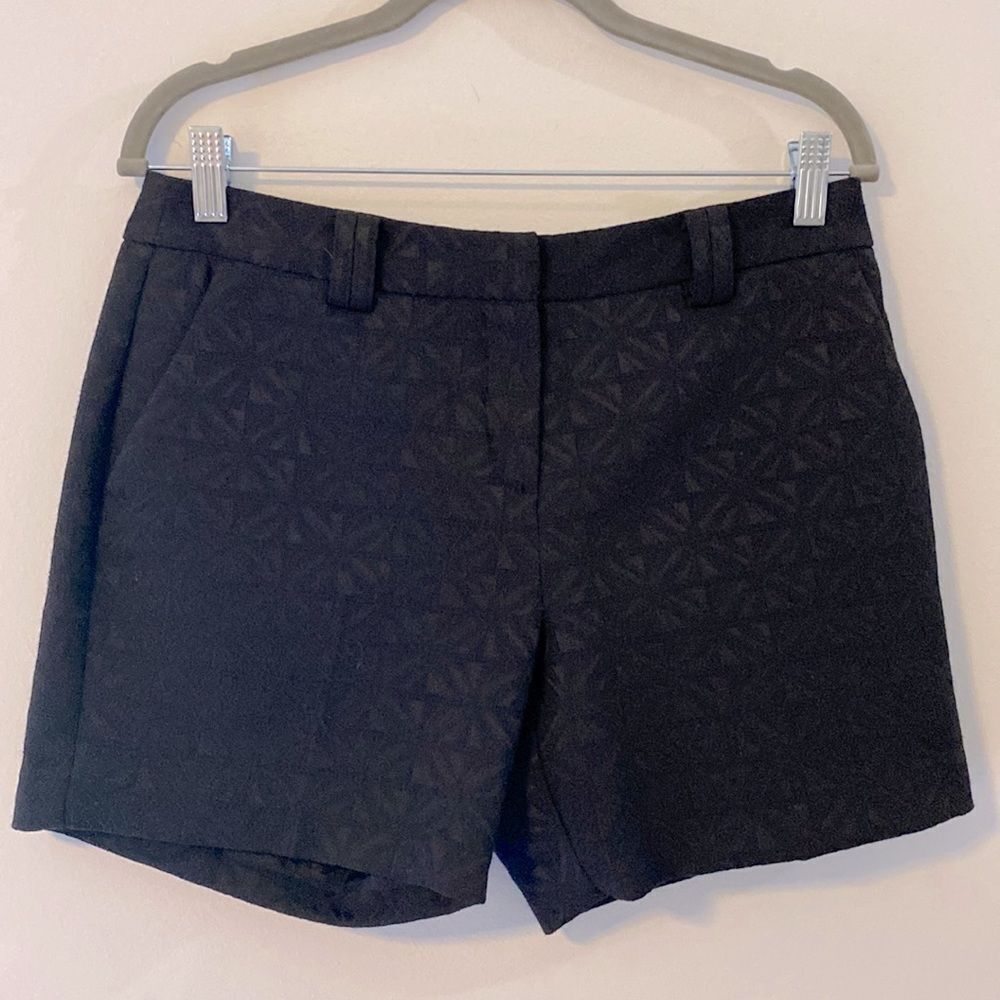 Worthington, Black Shorts w/Embroidered Print, Size 4, EUC
